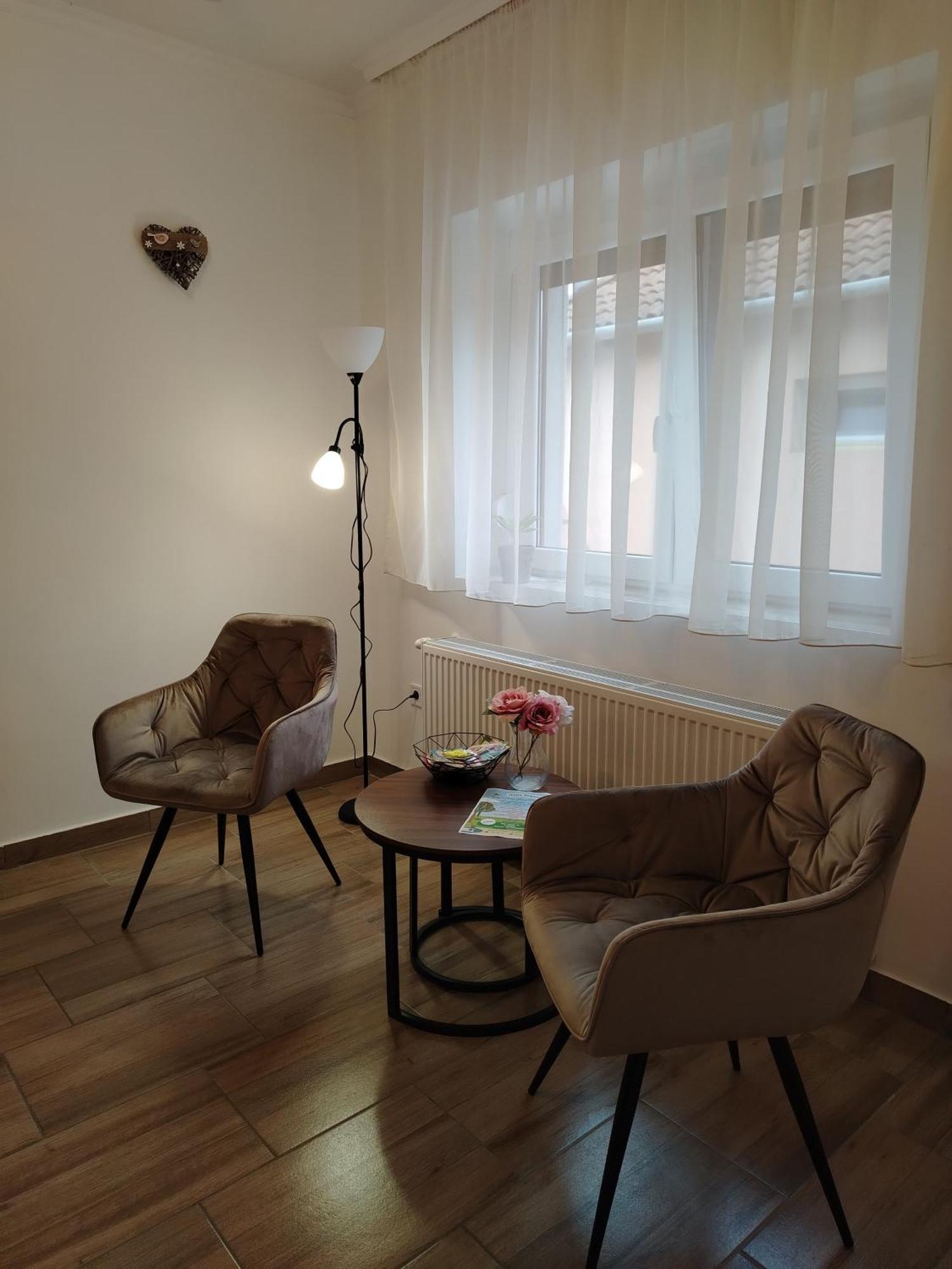 Kaptarko Apartmanhaz Demjén Exterior foto