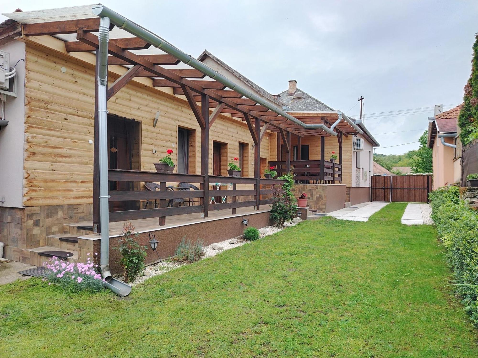 Kaptarko Apartmanhaz Demjén Exterior foto